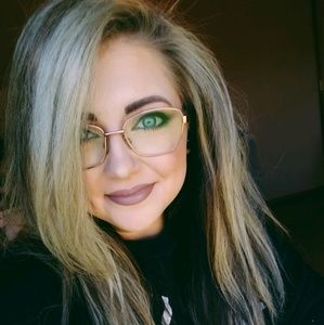 Meet your Posher, Lexi